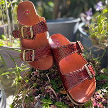 Cargar imagen en el visor de la galería, Otoño Corcho Fall Sandals
