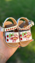 Load image into Gallery viewer, Fresita - White Buckle
