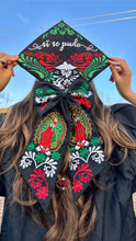 Cargar imagen en el visor de la galería, Si Se Pudo - Embroidered graduation cap topper
