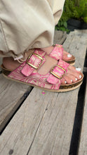 Load image into Gallery viewer, Carmen - Pink Tooled Leater Sandals
