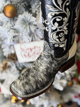 Load image into Gallery viewer, Cristina Pelo de Res - Black Cowhide Leather Boots PREORDER
