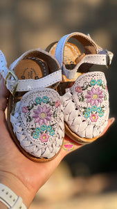 Rosaura Natural- Embroidered Lace Up Huaraches