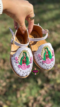 Cargar imagen en el visor de la galería, Virgen Sequin White - Mommy and me Buckle

