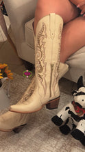 Cargar imagen en el visor de la galería, Yuli Hueso - Bone Leather Boots
