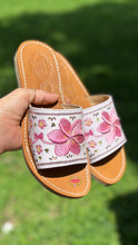 Load image into Gallery viewer, Pink Pani- Mexican plumeria Frangipani Sandals
