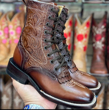 Cargar imagen en el visor de la galería, Botas Lacer - Shedron Leather Tooled Boots
