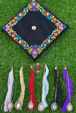 Cargar imagen en el visor de la galería, Graduation Tassels 2026
