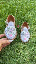 Load image into Gallery viewer, Nataly Mommy and Me - White Buckle Huaraches PREORDER

