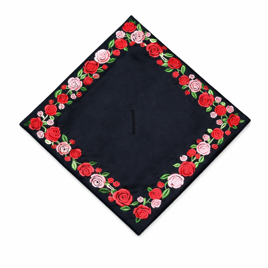 Roses - Embroidered graduation cap topper – PasitosFelicesArtesanias