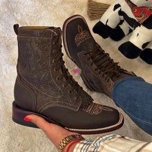 Cargar imagen en el visor de la galería, Botas Lacer - Chocolate Leather Tooled Boots
