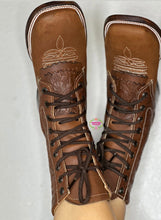 Load image into Gallery viewer, WIDE Botas Lacer - Tan Leather Tooled Wide Boots
