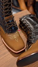 Load image into Gallery viewer, Lacer Bulldog Cobre Tubo Chocolate Tacón Cubano - Preorder
