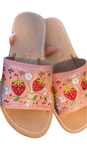 Cargar imagen en el visor de la galería, Fresa - Strawberry Daisy Pink Leather Sandals
