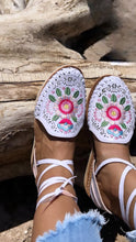 Cargar imagen en el visor de la galería, Berenice Embroidered Lace Up Huaraches PREORDER
