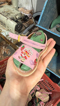 Cargar imagen en el visor de la galería, Fresita Pink Buckle Preorder
