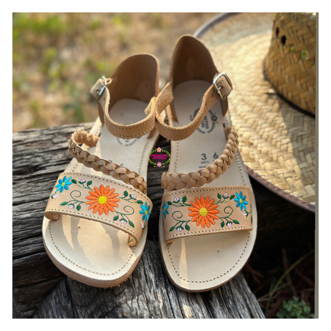 Xóchitl - Tan Embroidered Leather Sandals