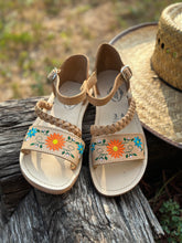 Load image into Gallery viewer, Xóchitl - Tan Embroidered Leather Sandals
