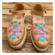 Load image into Gallery viewer, Primavera Yute - Embroidered Spring Espadrilles
