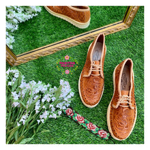 Load image into Gallery viewer, Mocasines Artesanales - Dark Tan Tooled Leather Loafer
