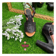 Cargar imagen en el visor de la galería, Paloma negra - Black Platform heels
