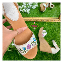 Load image into Gallery viewer, White Floral wedges
